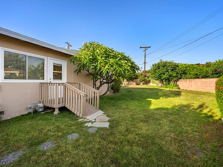 1019 W Pine St — Photo 28
