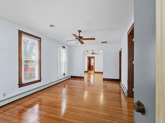 5th image of 102 N Walnut St