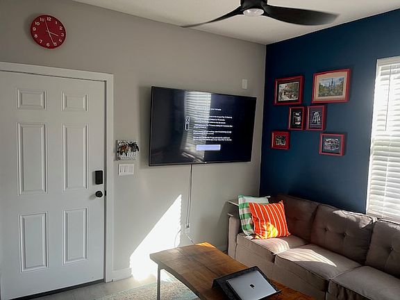 5th image of 622 15th Ave S #622