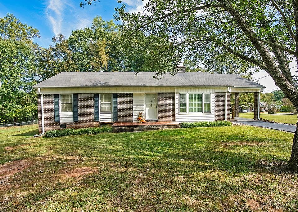 1st image of 221 Beechwood Cir