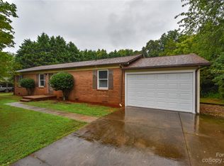 2964 Wonderland Ln, Conover, NC 28613