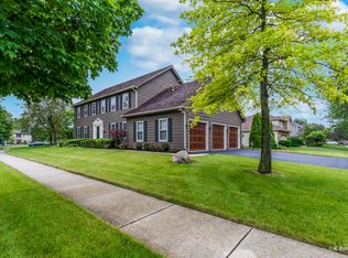 1854 Jahns Dr, Wheaton, IL 60189