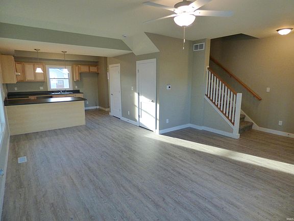 3rd image of 719 Turnock St