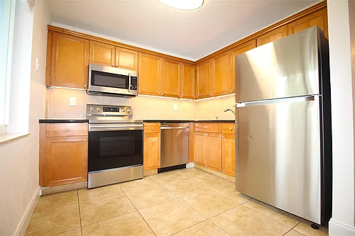 820 NE 28th St #2 Photo 1