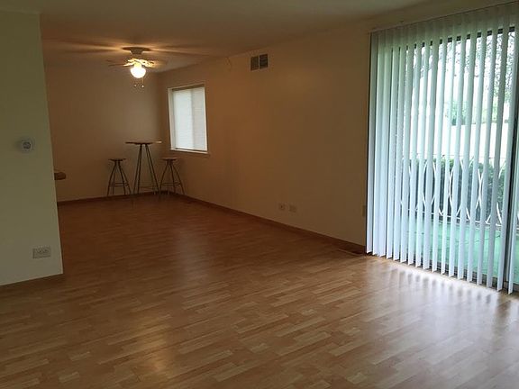 5th image of 1103 Mercury Dr Unit 1D