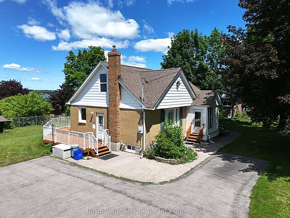2nd image of 962 Ward St