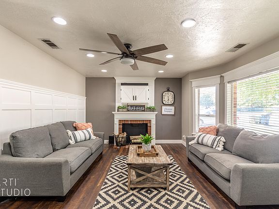 5th image of 833 E Pioneer Cir
