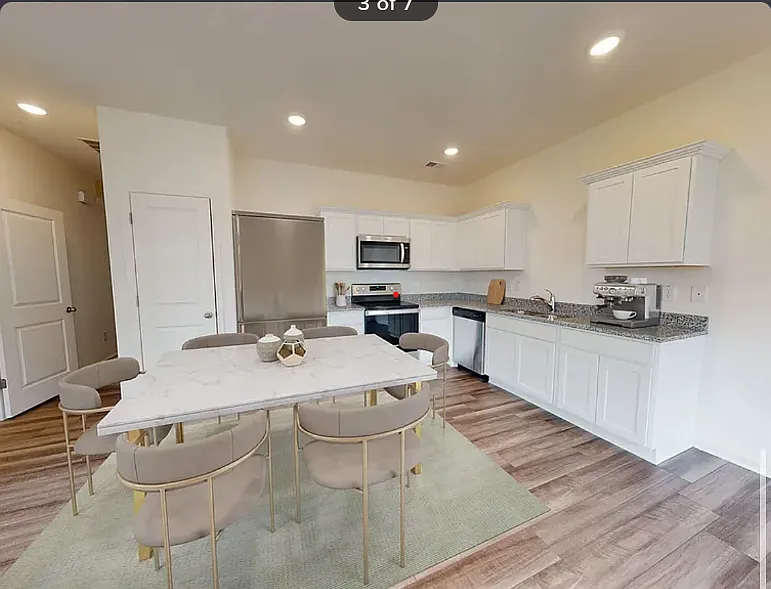 3 bed, 2.5 bath, 1421 sqft, $1,050 — Photo 3
