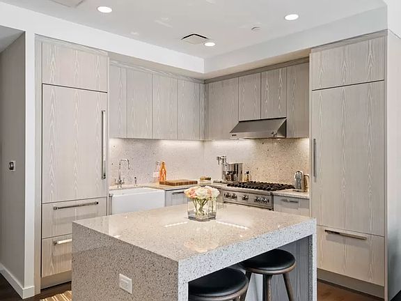 2nd image of 37 Warren St APT 2B