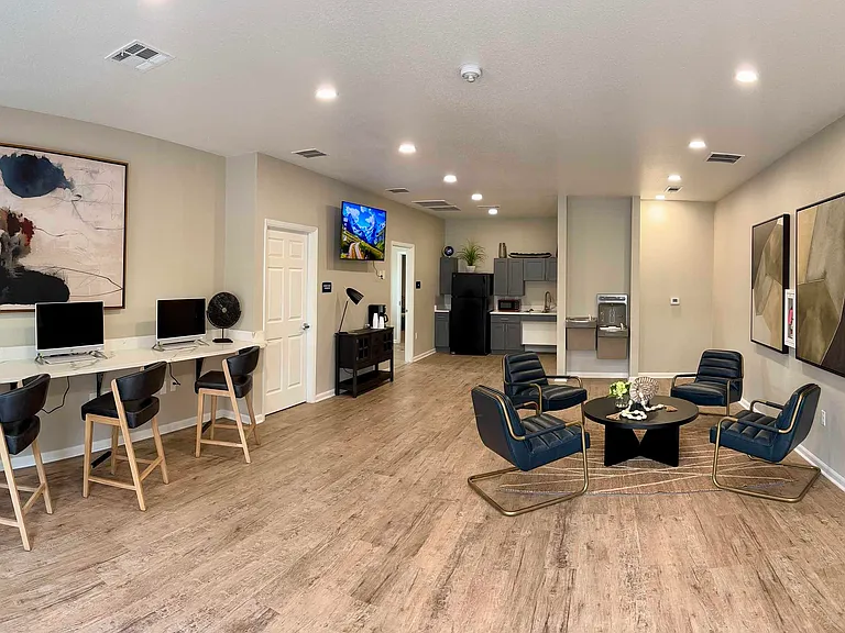 Marine Park Apartments — Photo 16