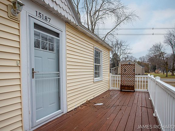 5th image of 15187 160th Ave