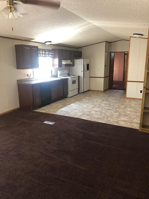 2nd image of 13570 Pueblo St