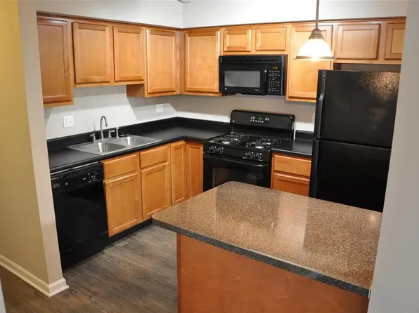 1425 Willow Brook Cv APT 4, Saint Louis, MO 63146