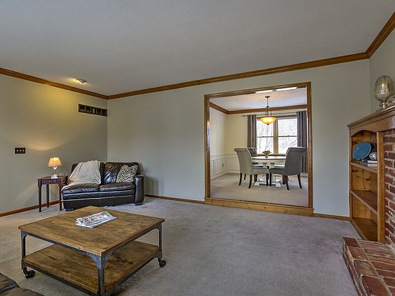 5th image of 6609 N Beaman Ave