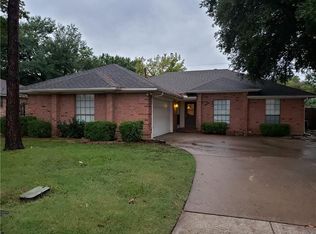 2724 Margaret Dr, Arlington, TX 76012