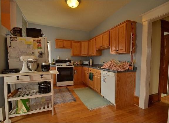 Spacious kitchen