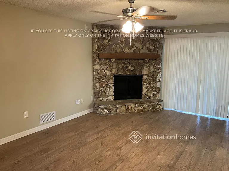 1504 Perez St — Photo 2