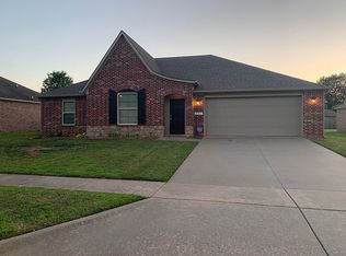1419 S Highbush Ave, Fayetteville, AR 72701