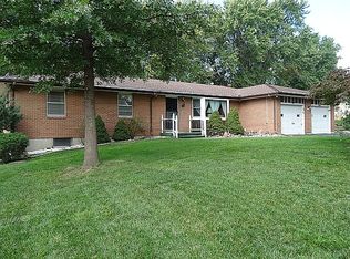 2428 S Queen Ridge Dr, Independence, MO 64055