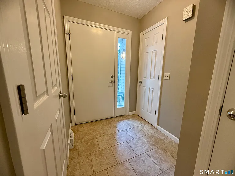 562 Oak Ave #562 — Photo 8