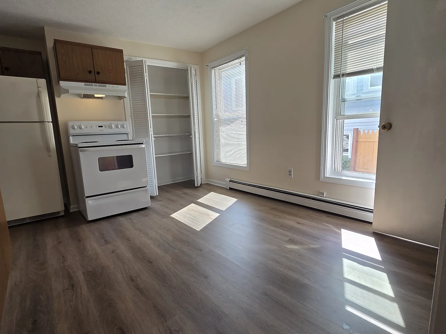 2 bed, 1029 sqft, $2,100 — Photo 4