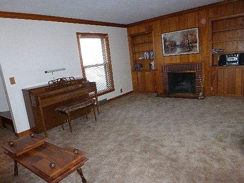 LIVING ROOM WITH FIREPLACE