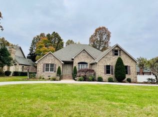 102 Amherst Dr, Tullahoma, TN 37388
