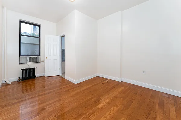 Rented by Julianna Realty Corp | media 1