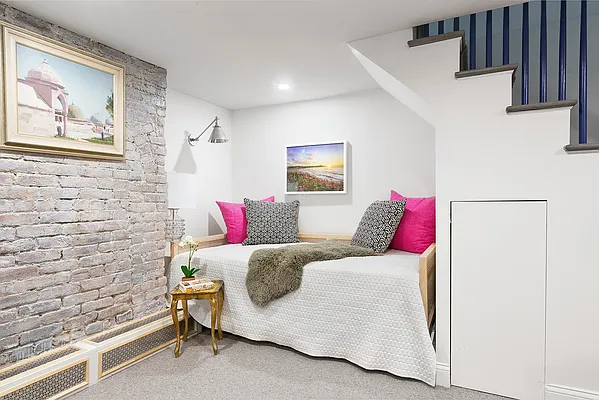 Sold by Compass | media 12