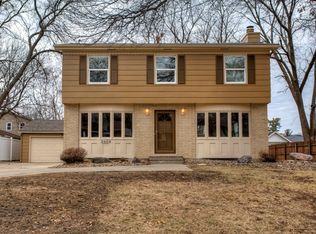 2604 69th St, Urbandale, IA 50322