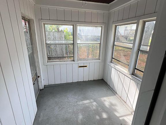 4th image of 1023 Hermitage St SE #1
