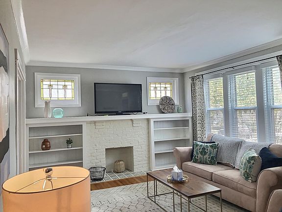 3rd image of 5245 Murdoch Ave Floor 1