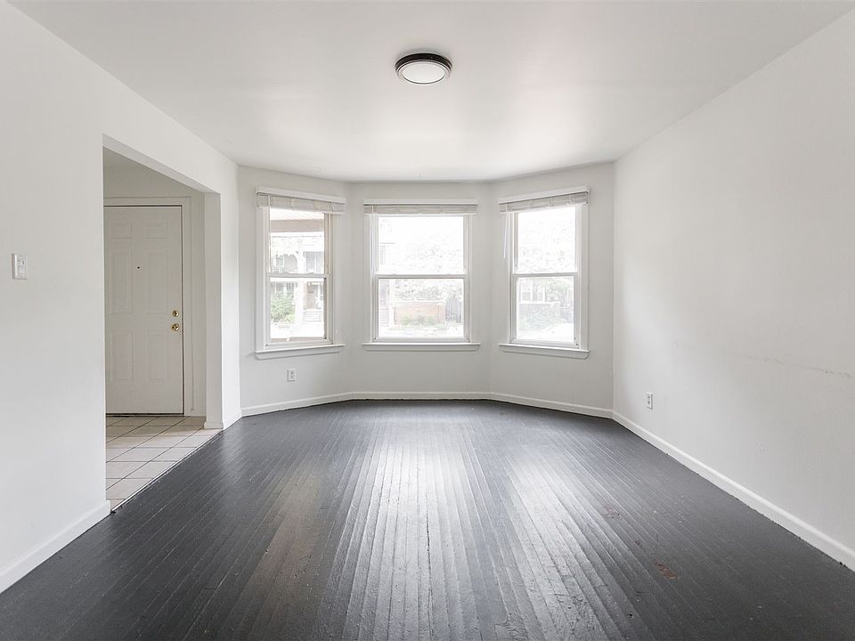 5243Commonwealth-102