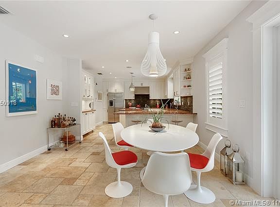 4th image of 6815 Mindello St