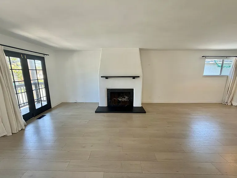 408 Larsson St — Photo 10