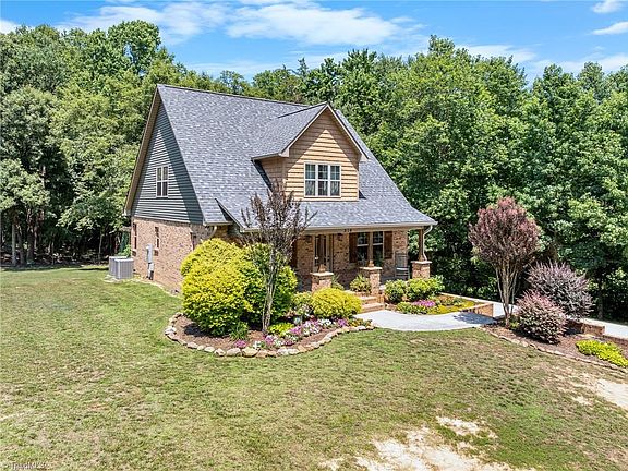 3rd image of 319 Ebert Farm Rd