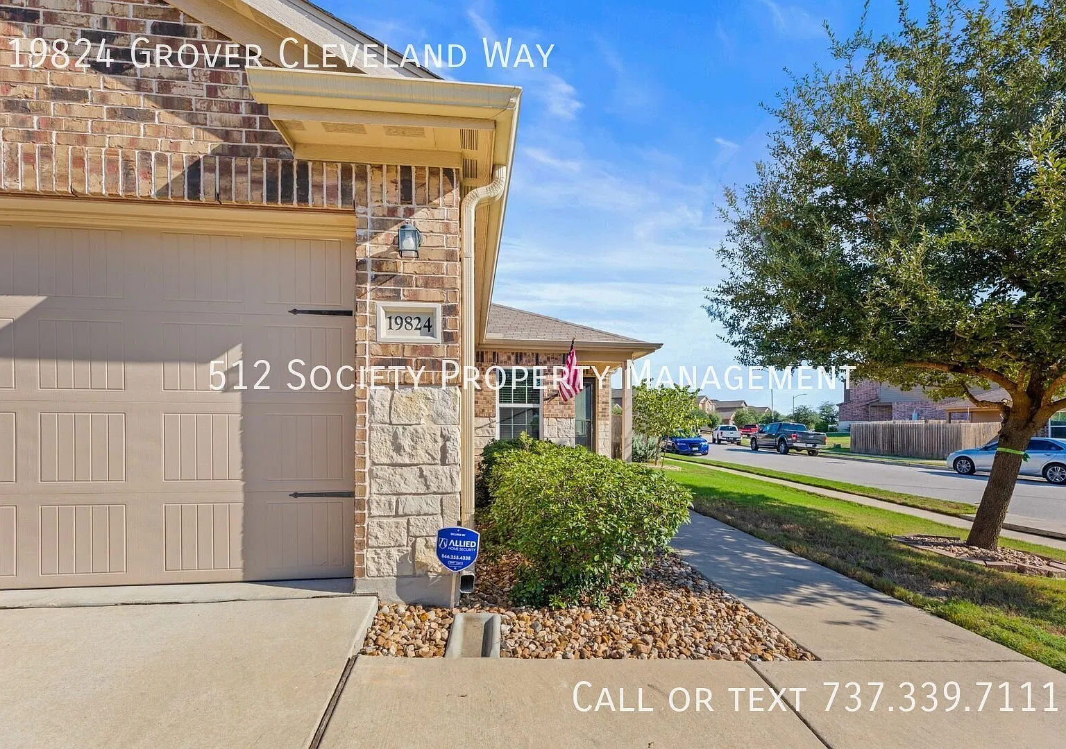 Charming Home in Manor — Photo 3