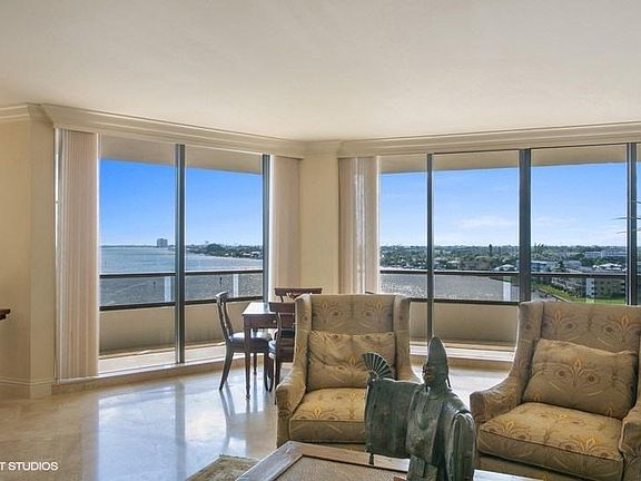5th image of 100 Lakeshore Dr APT 758