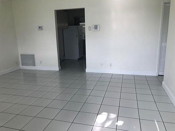 5th image of 118 NW 14th St
