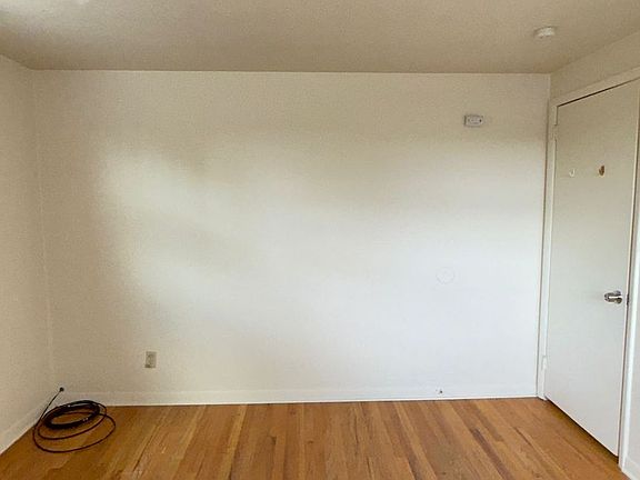 4th image of 1006 Sunnycrest Rd #3