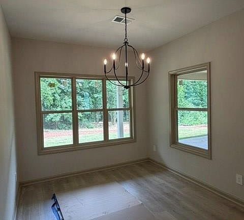 5th image of 133 Woodford Dr