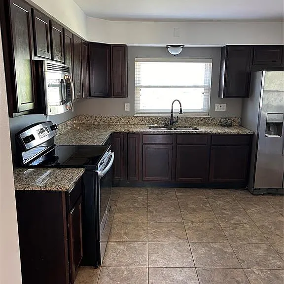 829 Lesparre Dr — Photo 6