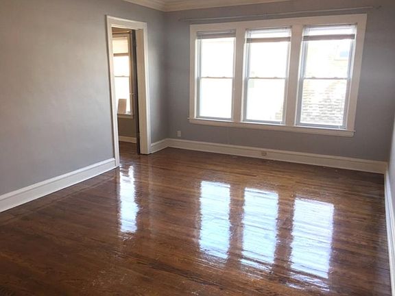 4th image of 3716 N Whipple St #2