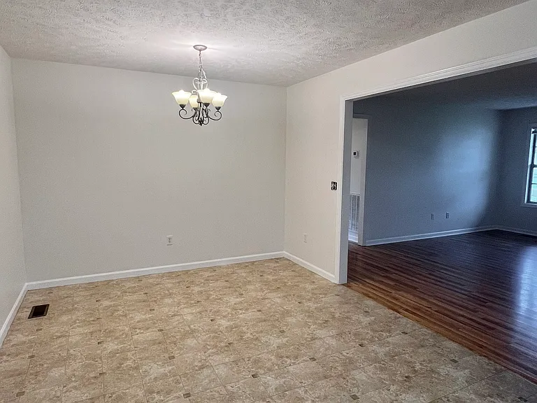 96 John Mark Ct — Photo 3