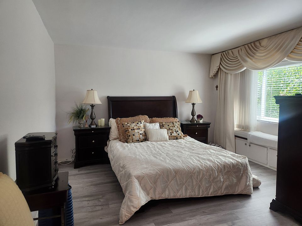 1st image of 5651 Sumner Way Unit 201