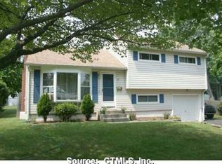 77 Green Manor Rd, Enfield, CT 06082