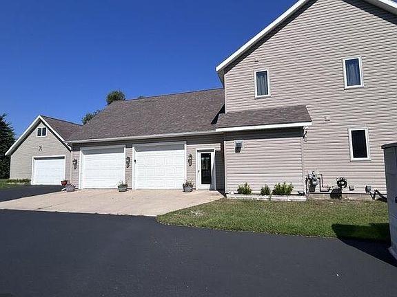 4th image of 1634 Gitchi Manitou Rd