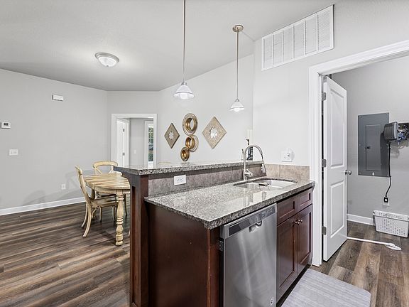 5th image of 15990 S Skyview Ln