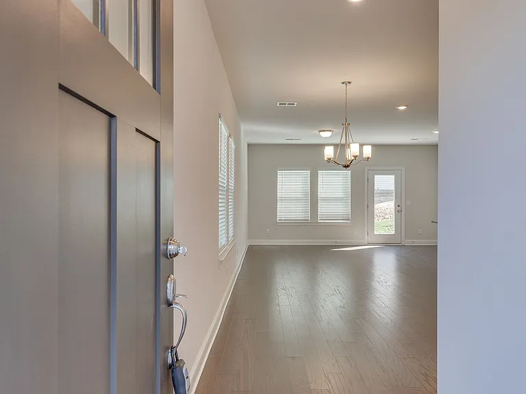 1006 McKee Ct — Photo 4