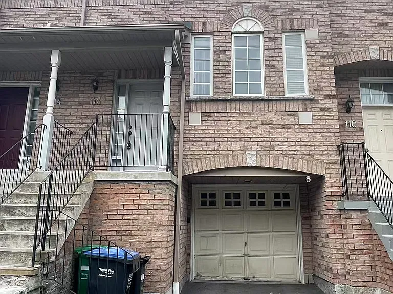 80 Acorn Pl #112 — Photo 1